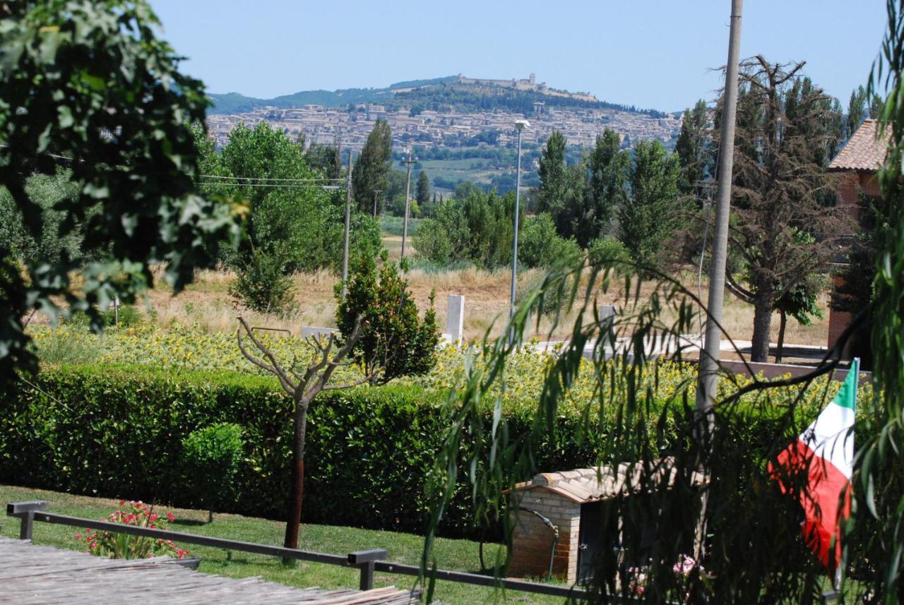 Agriturismo"Il Sagrato Di Assisi" Appartamenti,Camere 外观 照片