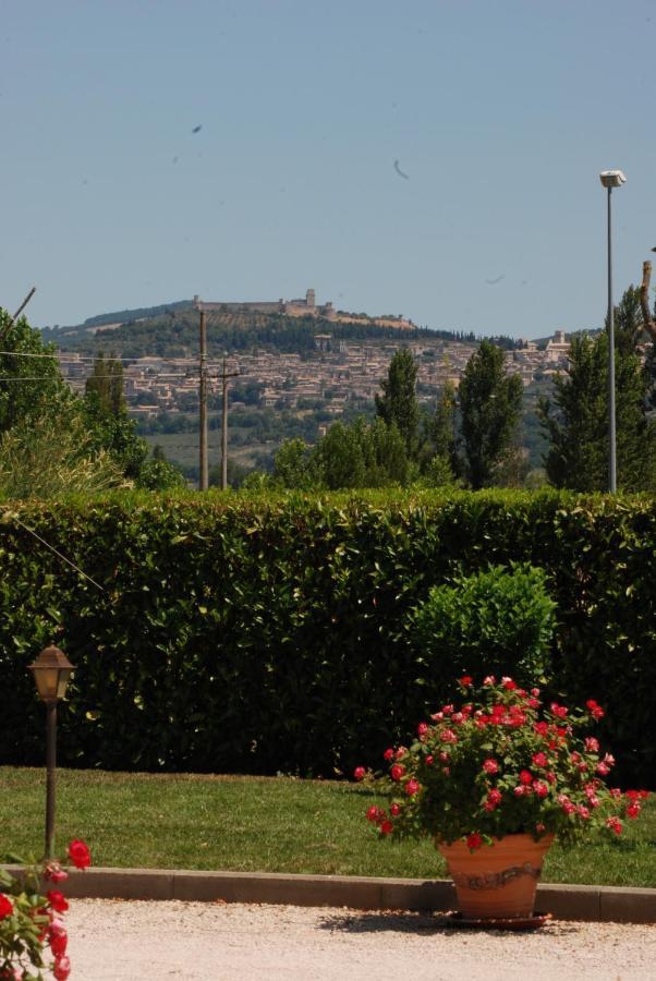 Agriturismo"Il Sagrato Di Assisi" Appartamenti,Camere 外观 照片