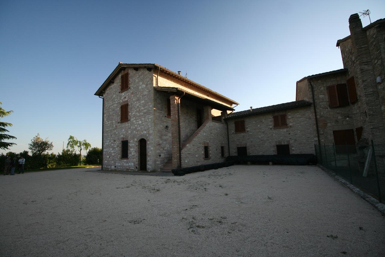 Agriturismo"Il Sagrato Di Assisi" Appartamenti,Camere 外观 照片